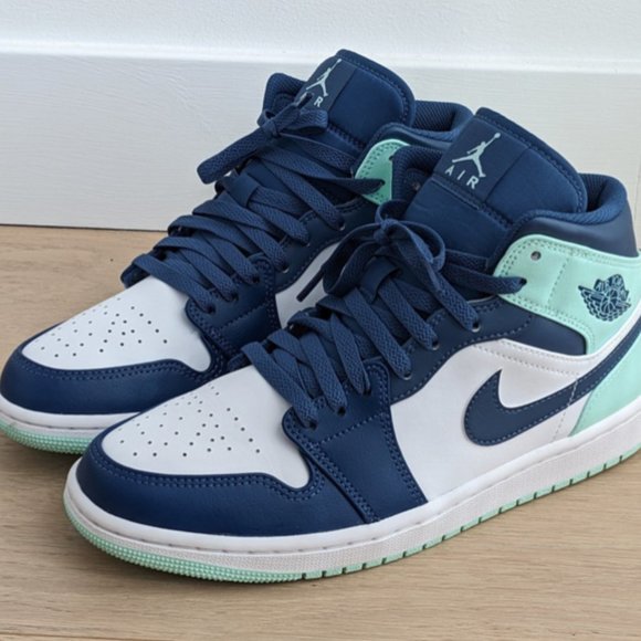 Nike Jordan 1 Navy Blue - Picture 5 of 16